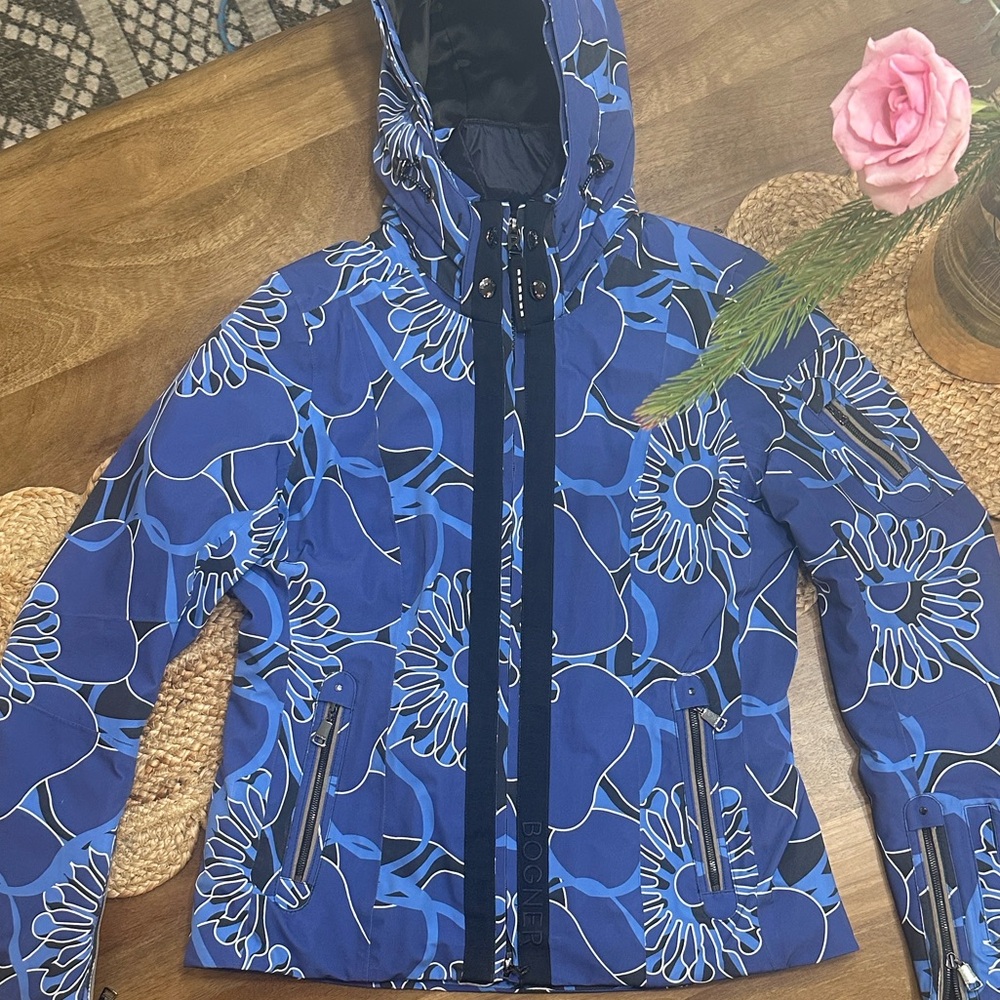 Bogner Black elegant Ski Jacket, double layers, gorgeous colors, dreamy!